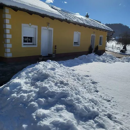 Lägenhet Mit Terrasse Und Viel Ruhe