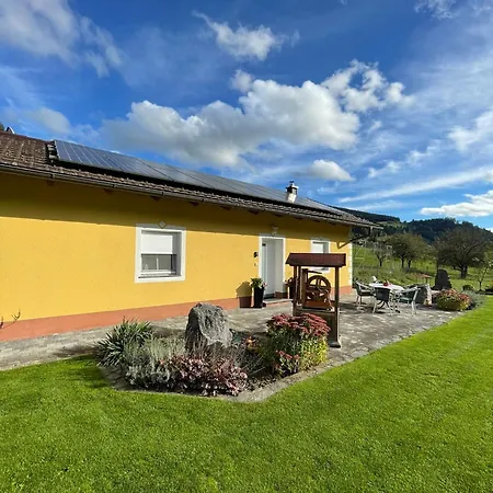 Mit Terrasse Und Viel Ruhe