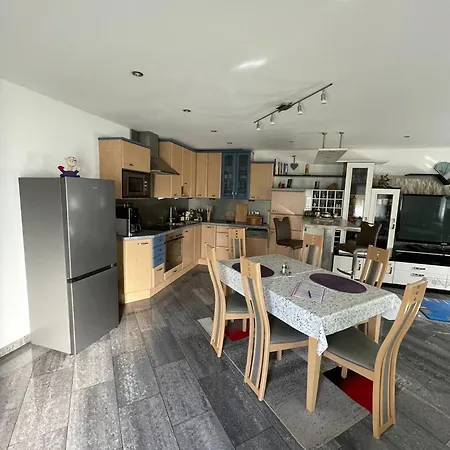 Apartment Mit Terrasse Und Viel Ruhe