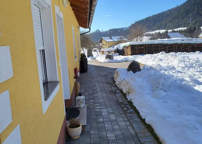 Mit Terrasse Und Viel Ruhe